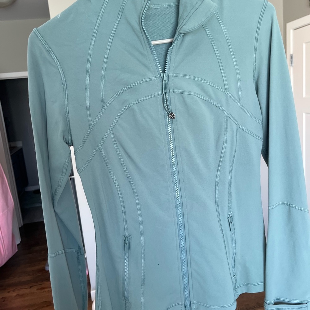 Lululemon define jacket size 6 color is tidewater teal